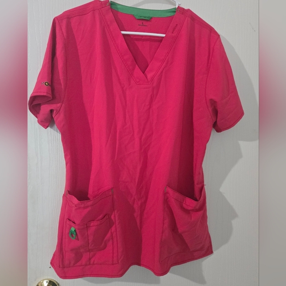 Large Carhartt Hot Pink V-Neck Nursing Scrub Top.  Thread On Pockets Coming Off. - Picture 1 of 10